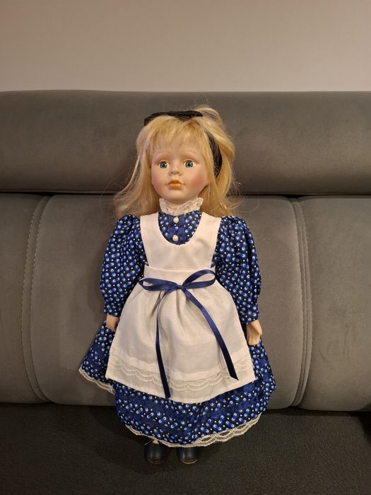Lalka z porcelany