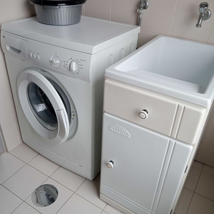 Quarto com WC privativo e lugar de garagem — a 10 minutos a pé do S. João