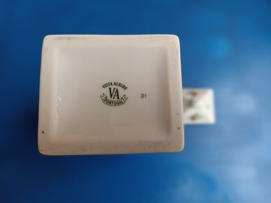 Talha Vista Alegre Bristol com tampa decoração Magnólia