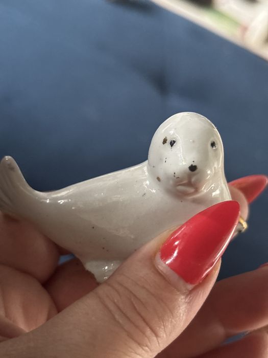 Stara porcelanowa foczka