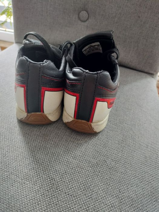 Halówki    Umbro