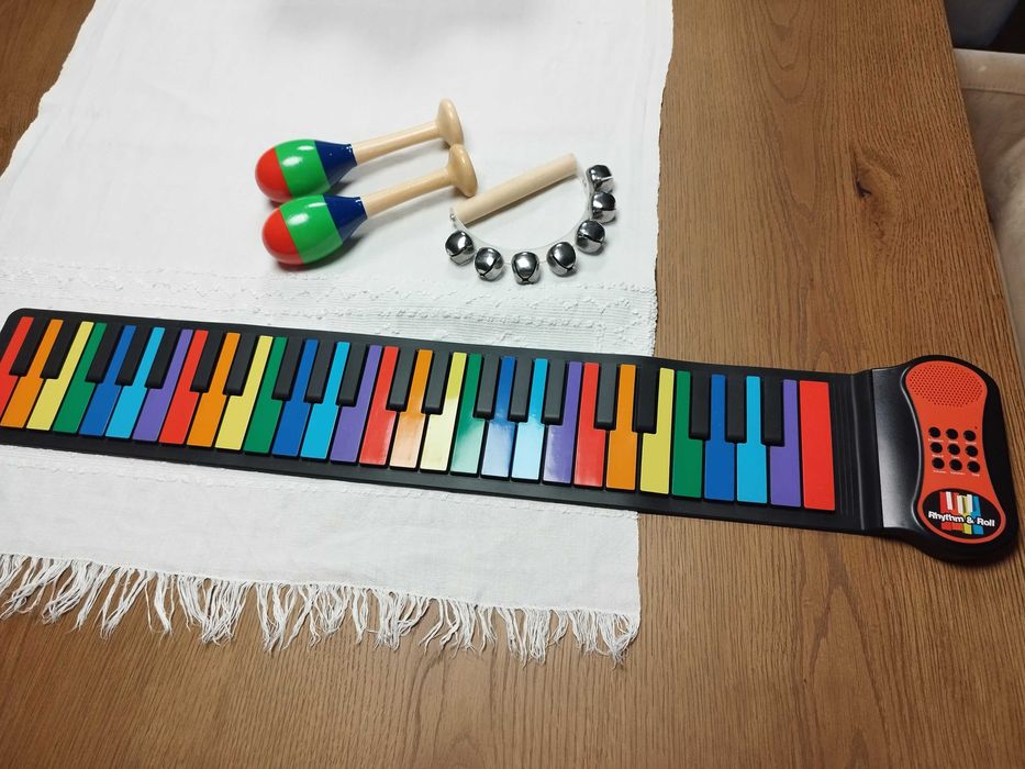 Vendo 3 instrumentos musicais para crianças