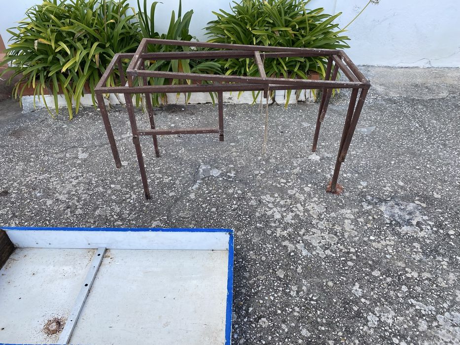 Bancada para vendas exterior C/ taboleiro