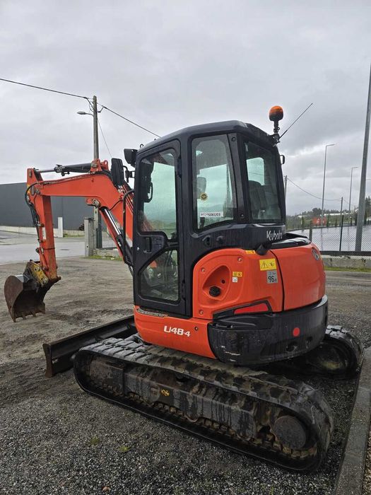 Escavadora/Mini-Giratória Kubota U48-4