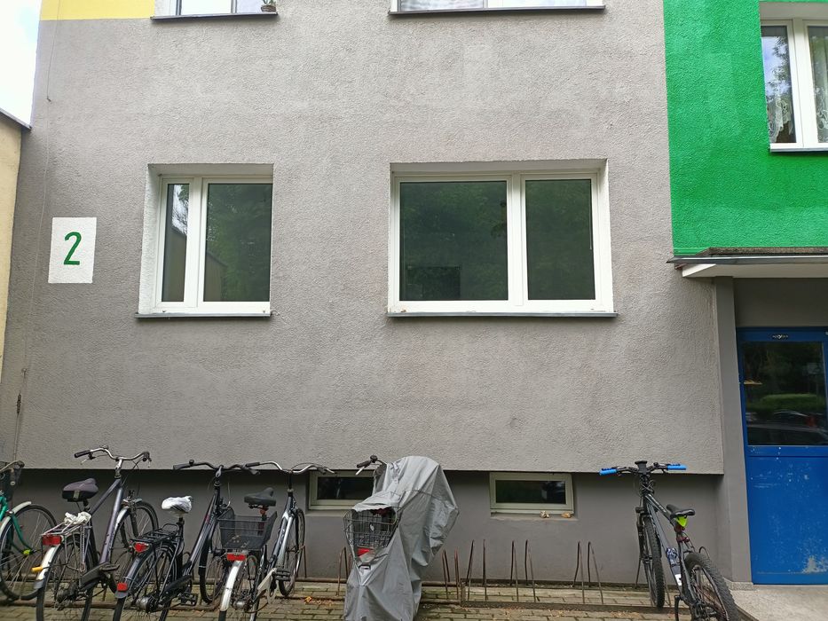 Zawadzkie mieszkanie  2  pokojowe, parter - do remontu