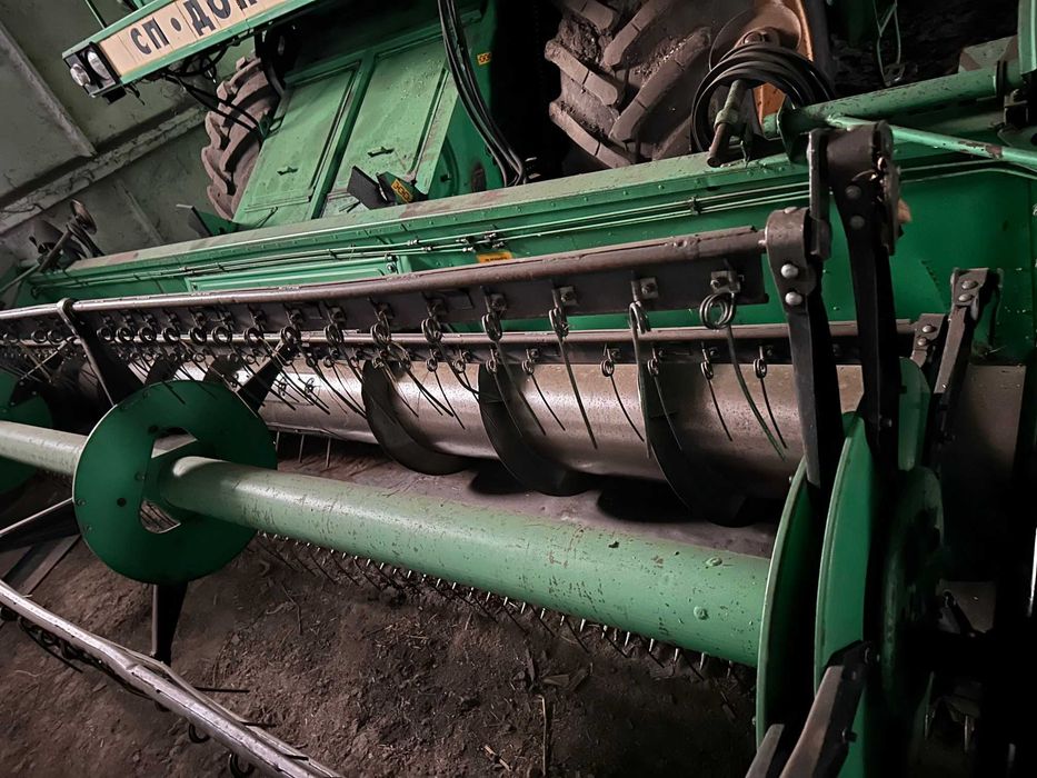 Комбайн Ростсельмаш Дон 1500Б