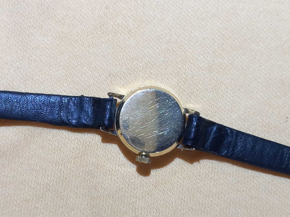 Relógio antigo da omega em ouro