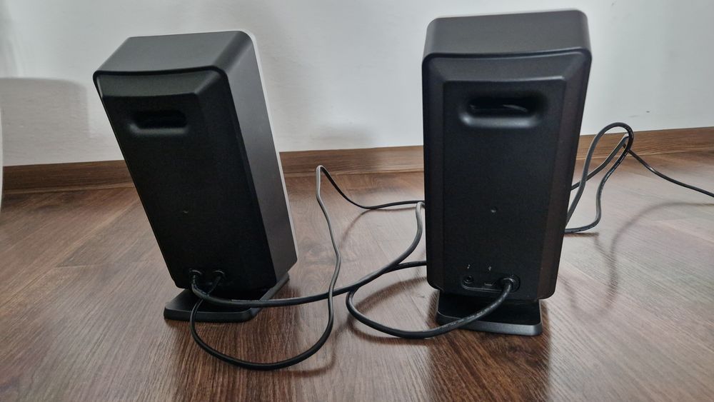 Głośniki Logitech Z-10 30w RMS AUX Panel dotykowy