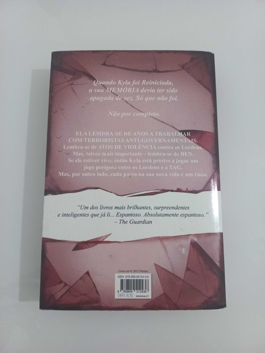 Fraturada - Teri Terry