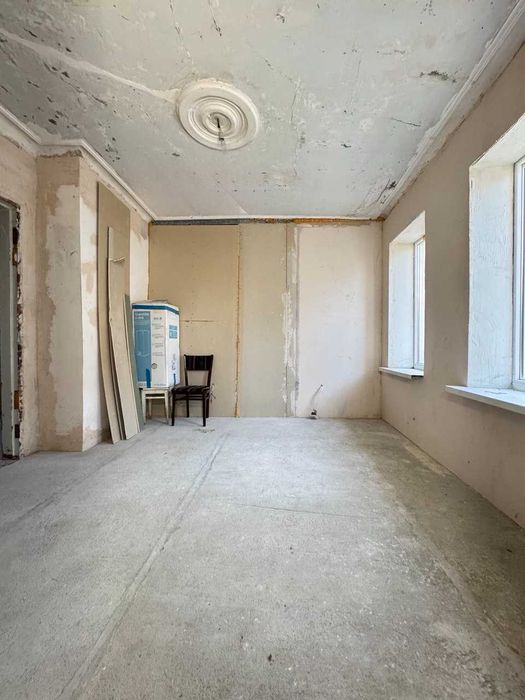 Половина будинку- ближня Олексіївка