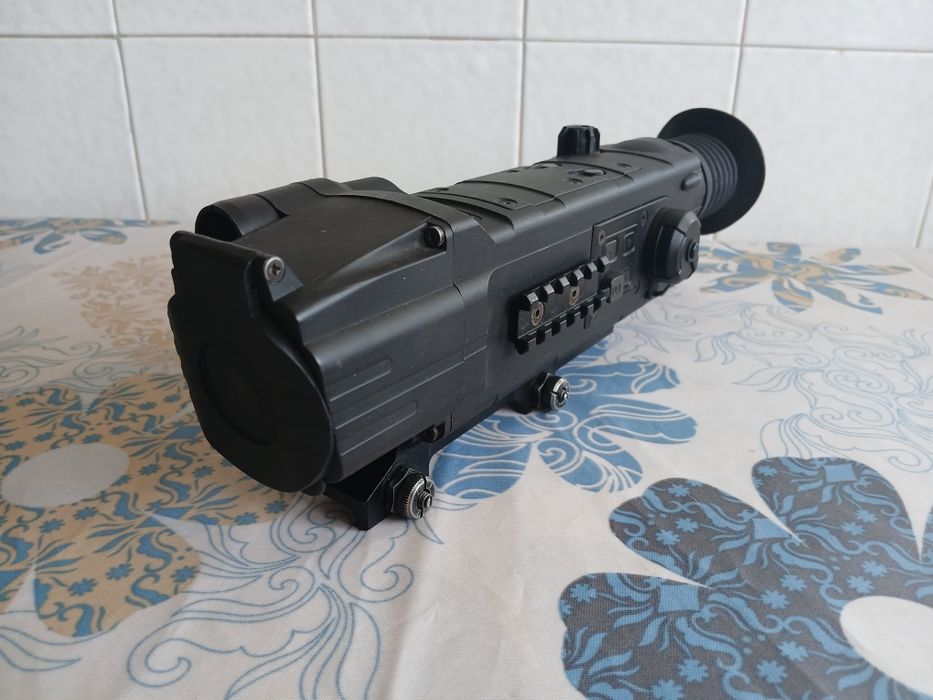 Mira visão  noturna Pulsar N550