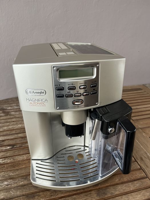 Кофемашина DeLonghi Magnifica Automatic Cappuccino КАПУЧІНАТОР
