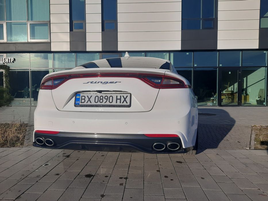 Kia Stinger,Кіа Стінгер,Киа Стингер