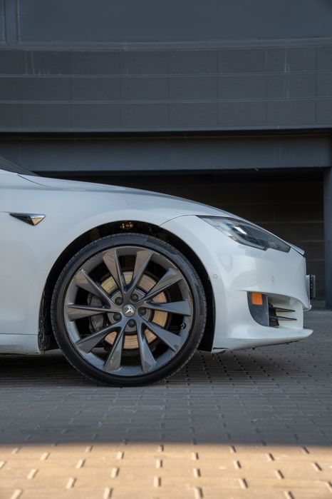 Продам Tesla Model S
