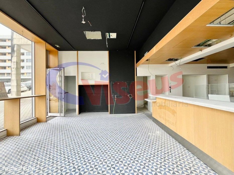 Loja de Rua Oliveira do Douro