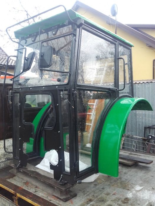 Kabina MF-2812 lub 235 , MF-3512 lub 255