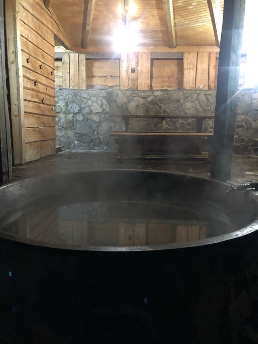 Простора 2 кімнатна кв. біля лісу,Поляна,Закарпаття,поруч ринок,котел