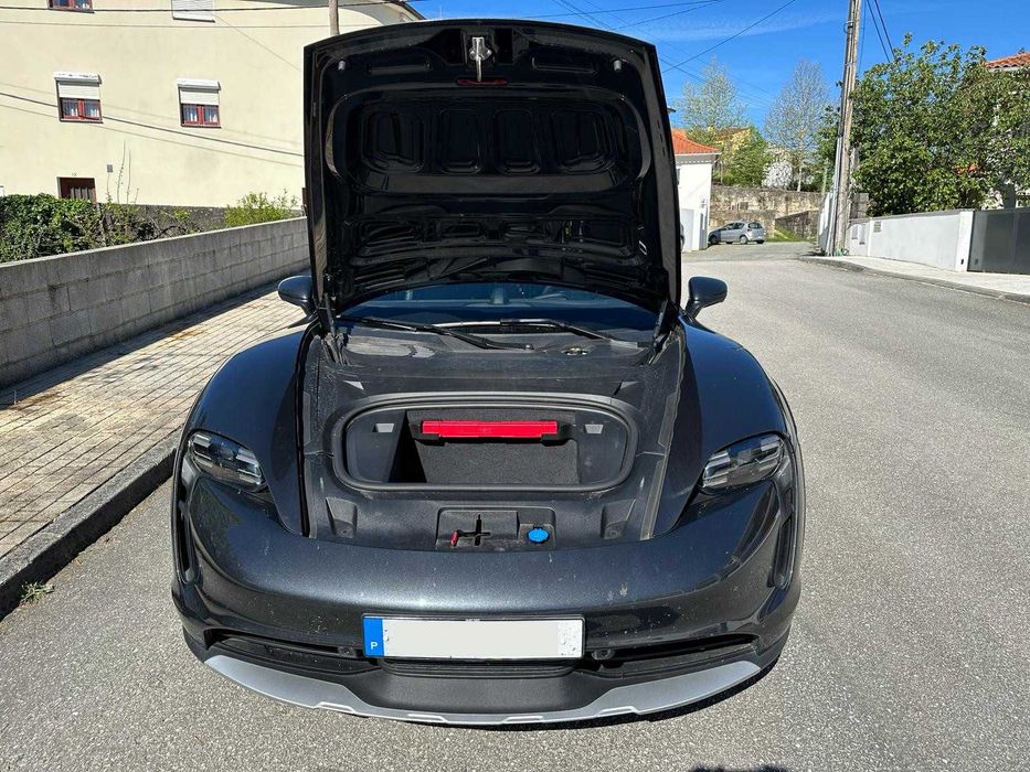 Porsche Taycan Cross Turismo — fotografia 5