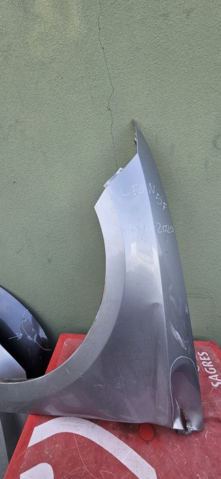 Guarda lamas esquerdo seat leon 5f