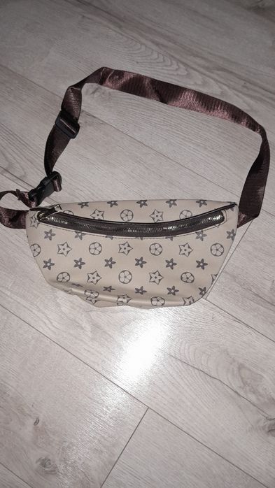 Жіноча бананка нова