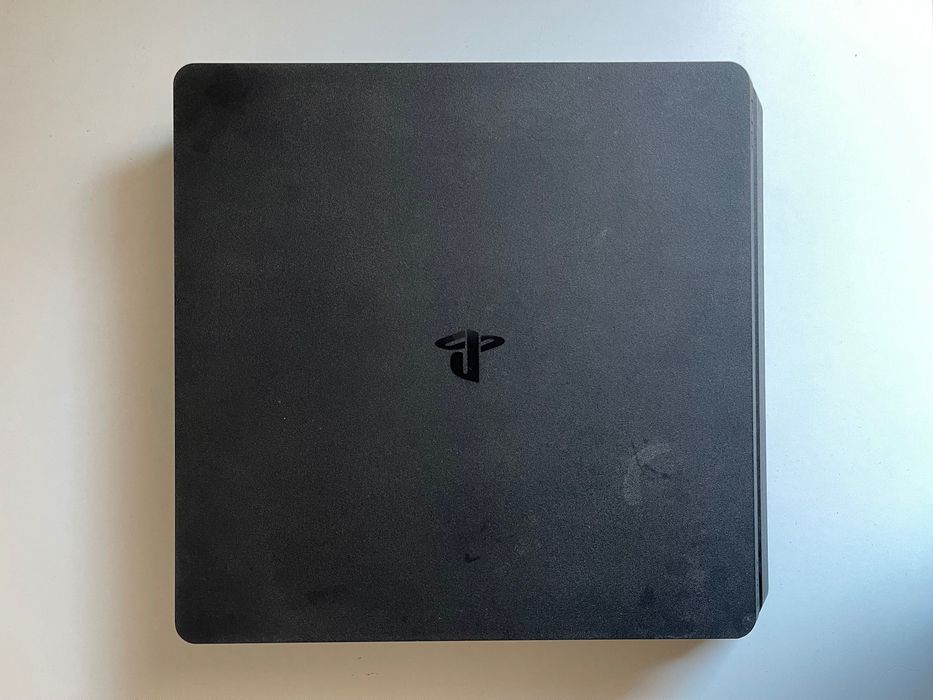 PS4 // Playstation 4 Slim 500 GB + Pad