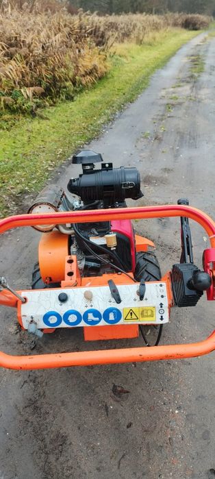 Dosko karczownica hydrauliczna frezarka do pni honda 2018r