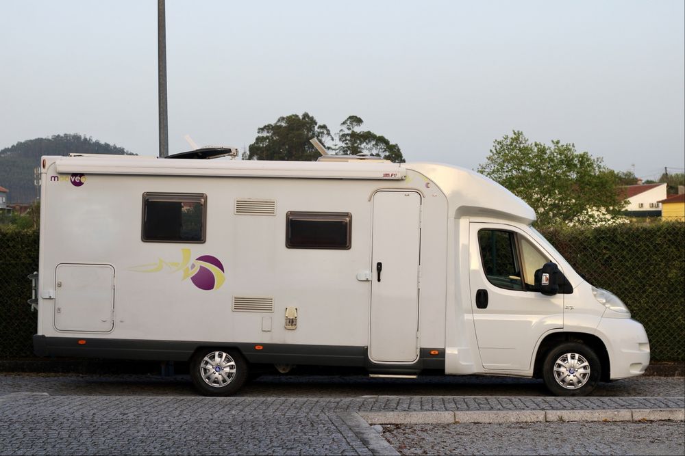 Autocaravana Perfilada Moovéo com Cama Central