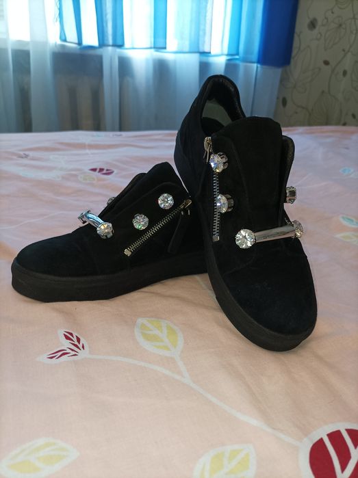 Женские черные лоферы