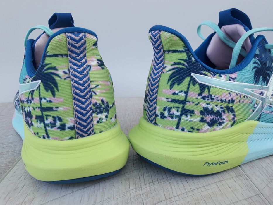 Жіночі кросівки для бігу Asics (39)