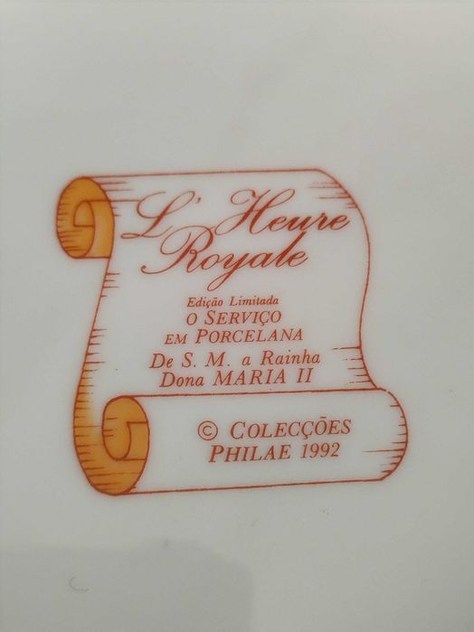 Coleção Autenticada de 15 Pratos Porcelana Rainha D. Maria II