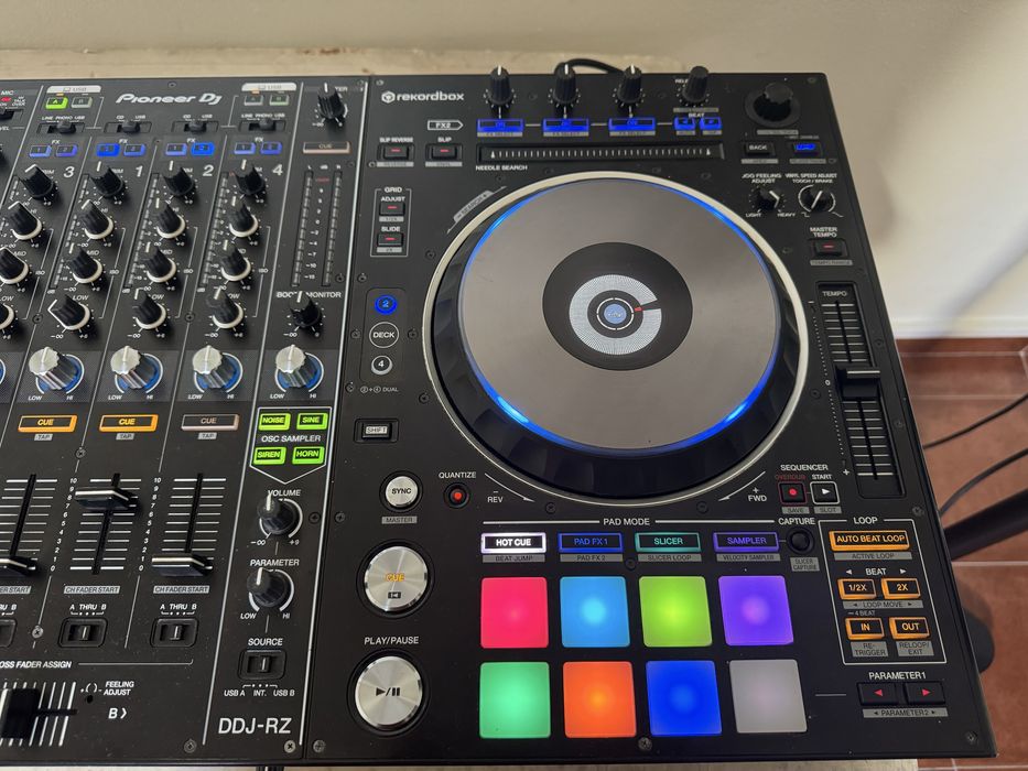 Cotroladora DDJ RZ