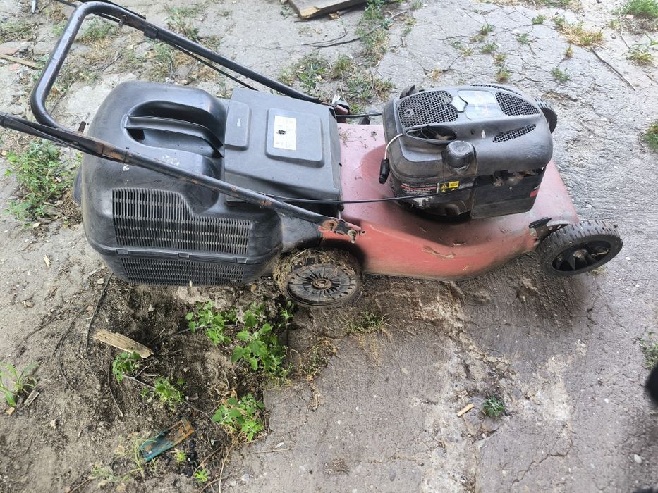 Máquina cortar relva Briggs & Stratton