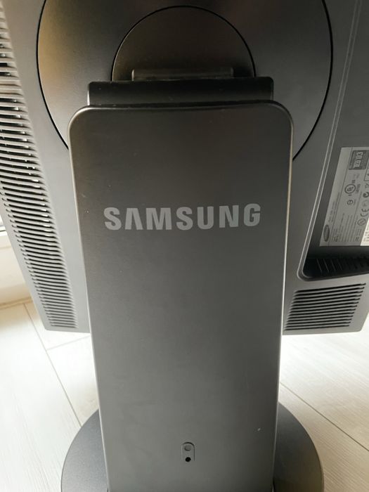 Monitor samsung 24 cale obrotowy