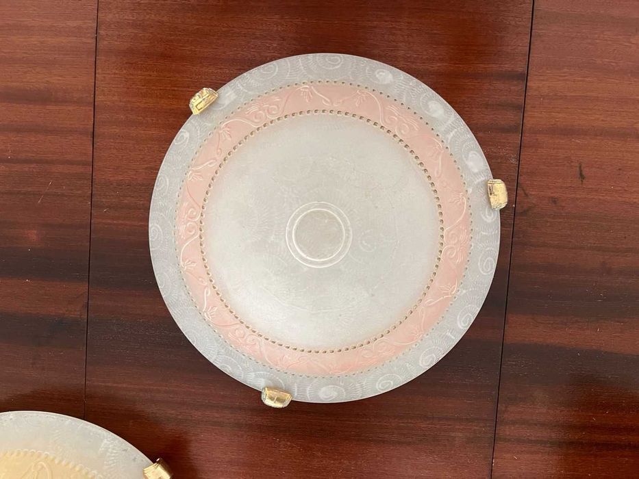 2 candeeiros de teto em vidro com detalhes florais – vendem-se juntos