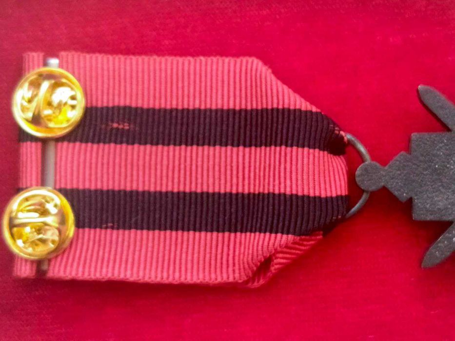 Хрест  у   футлярі