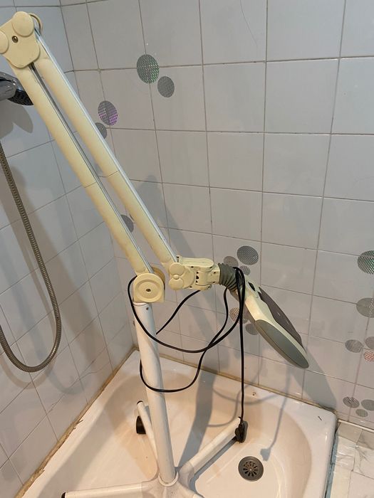 Lupa gabinete estética com luz