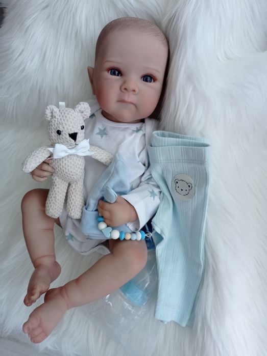 Cała winylowa lalka w typie reborn chłopiec