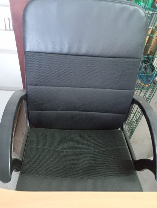 Secretaria escritório com 3 cadeiras