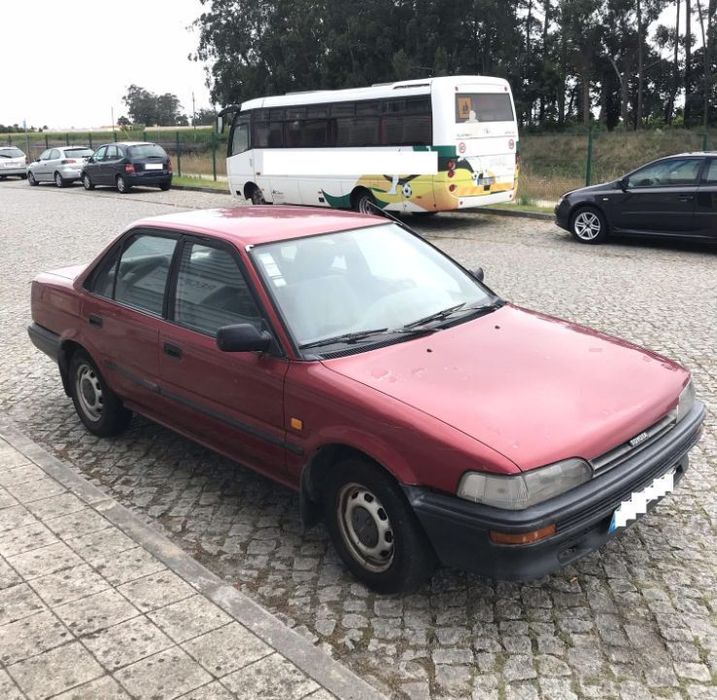 Toyota Corolla E9 1.3 4P 1989 - Para Peças