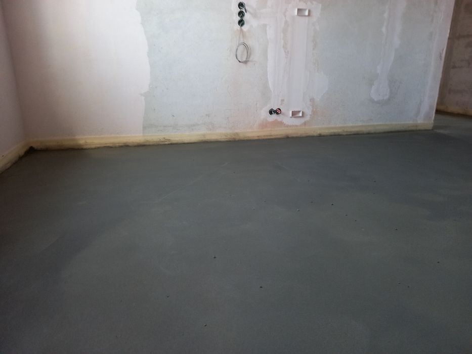 Напівсуха стяжка, машинна суха стяжка, Стяжка підлоги.