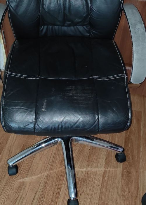 Продам офісне крісло