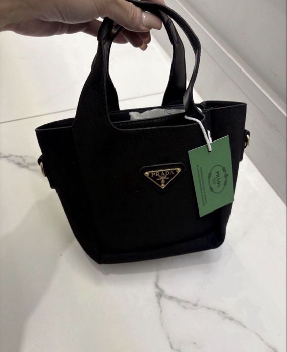 Torebka Prada czarna nowa z długim paskiem zamszowa shopperka z rączką gucci Zara