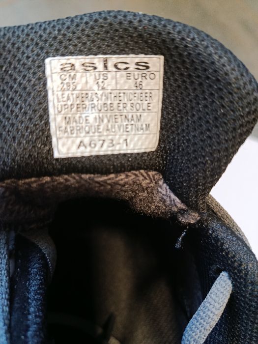 Кросівки асікс!!!