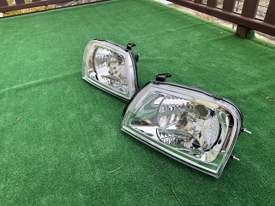 Фари Mitsubishi L200 1995-2005 передні