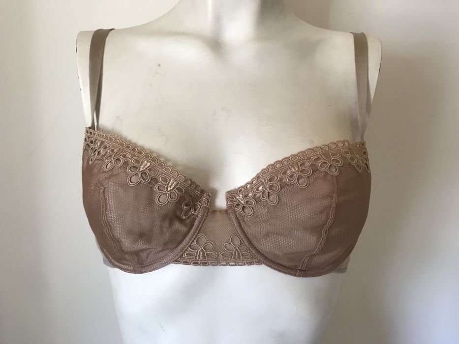 3 Soutiens  NOVOS. Varios tamanhos. Tamanhos e preços ns descrição