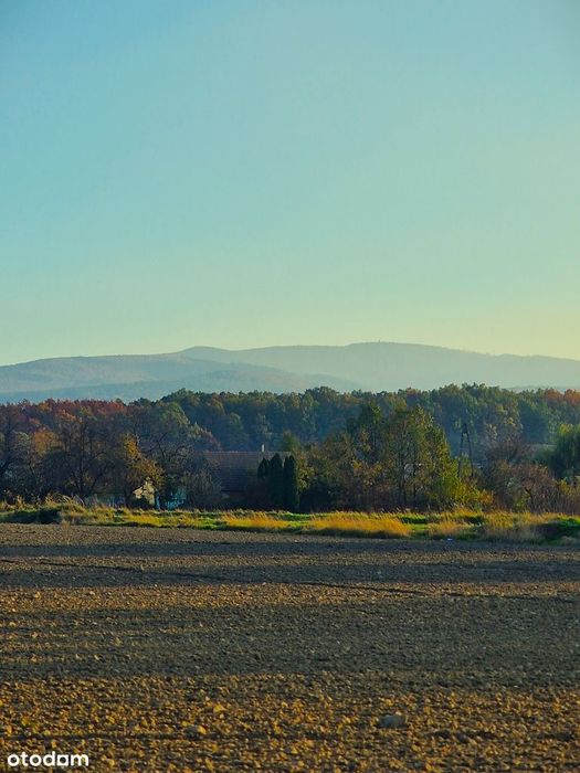 Działka budowlana 2032 m² w malowniczej okolicy Gór Złotych - More