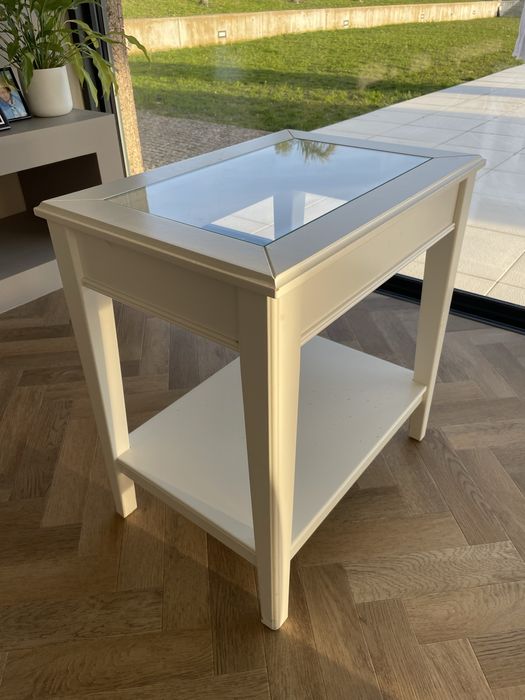 Mesa de apoio sala branca