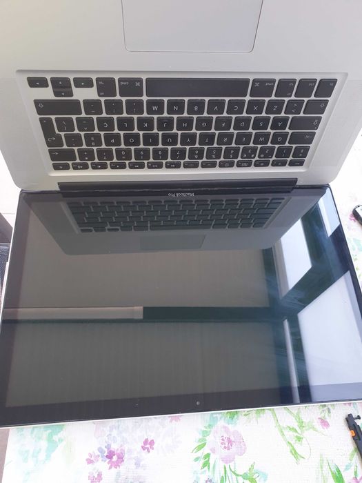 display com carcaça completa mac book 15.4 A1286 de 2008 m bom estado64739834849410120