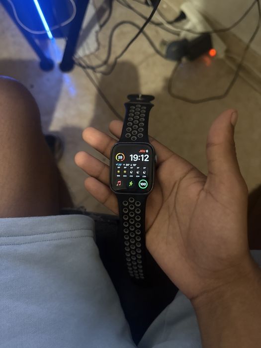 Apple Watch Series 5 GPS 44mm A2093 – Bateria 100% – Excelente Estado