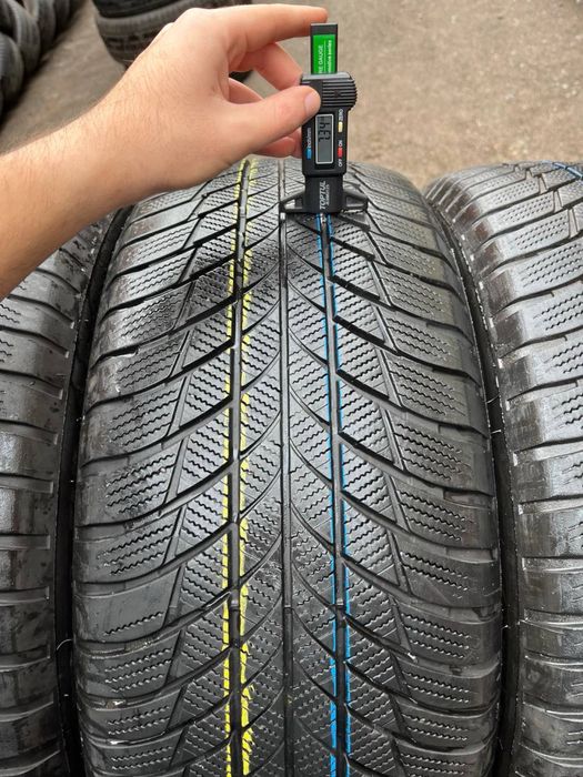 Шины БУ 245 50 R 19 BRIDGESTONE BLIZZAK LM001 Run flat Зимние
